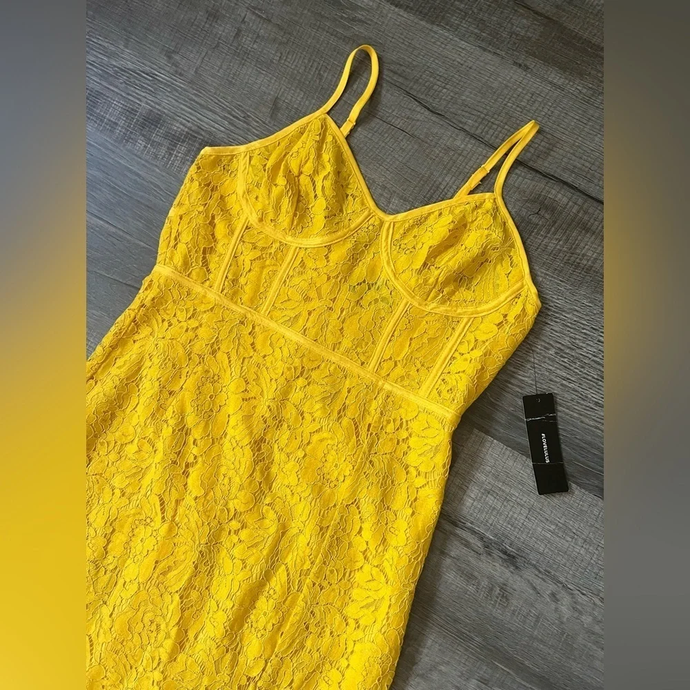 Lulu’s Love Me Right Yellow Lace Bodycon Midi Dress Medium Slit Sexy - Picture 3 of 5